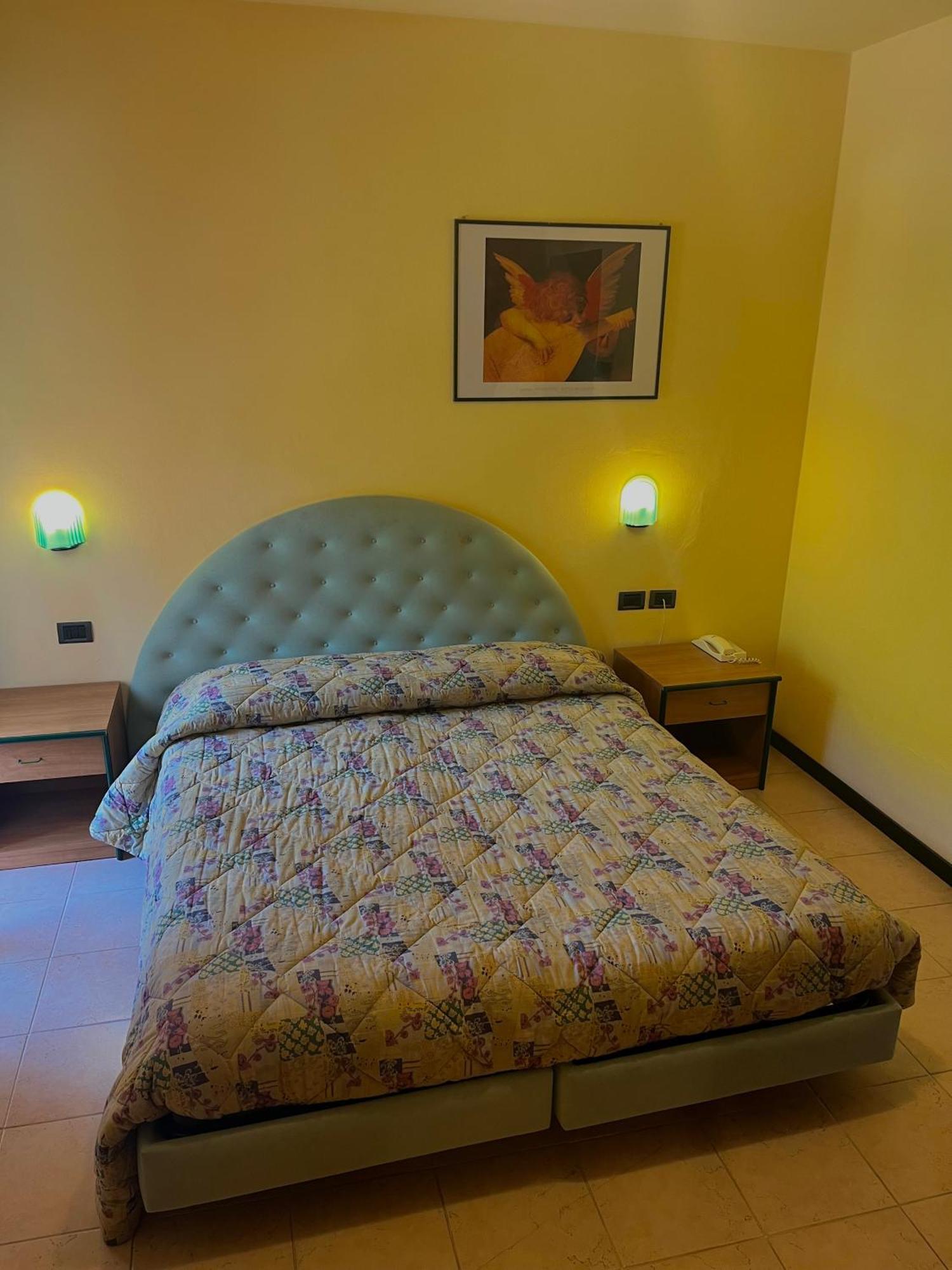 Hotel Ristorante Montenerone Apecchio Екстер'єр фото